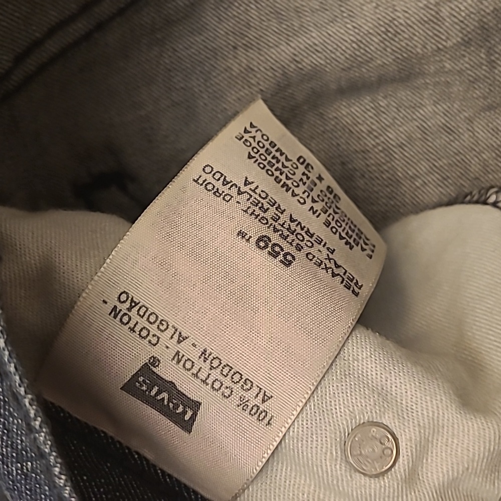 LIKE NEW Levi's 559 Relaxed Straight Medium Wash Mens Jeans - Picture 6 of 14